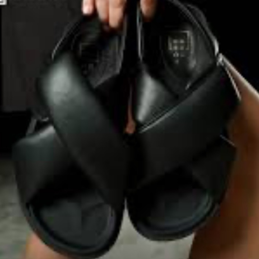 Black Women's Cross-Strap Sandals